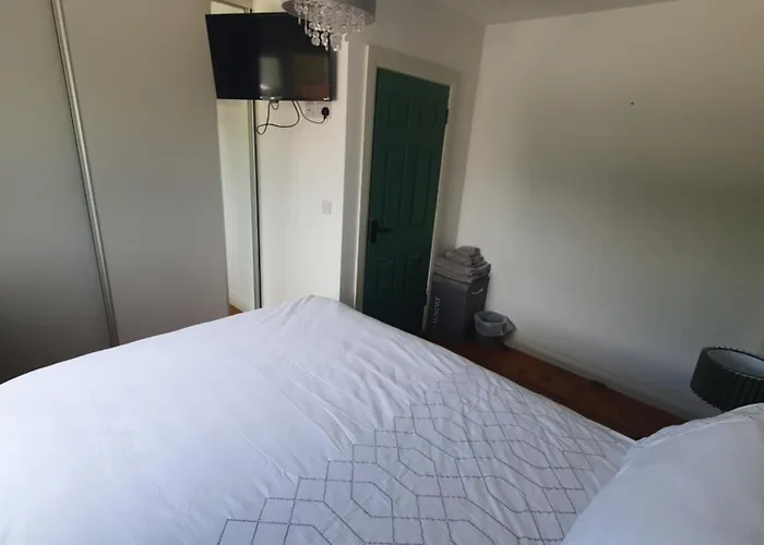 26 Orchard House, Donegal Town, F94woh7 * Донегол