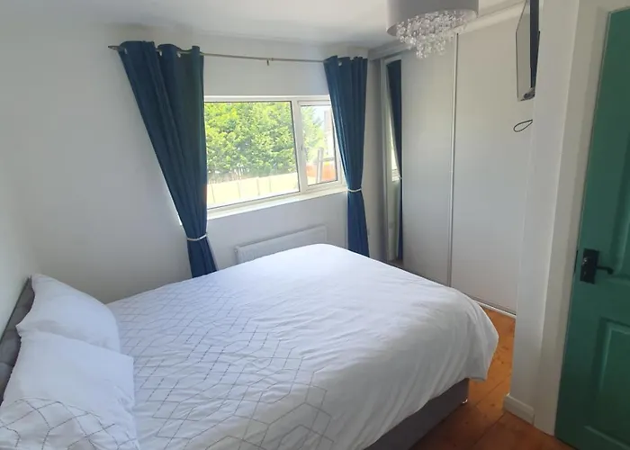 26 Orchard House, Donegal Town, F94woh7 Гостевой дом Донегол