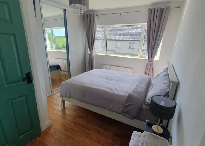 26 Orchard House, Donegal Town, F94woh7 * Донегол