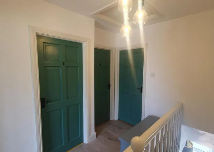 26 Orchard House, Donegal Town, F94woh7 * Донегол